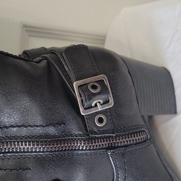 Black boots with zipper and buckle details. Size 8. - Picture 2 of 6